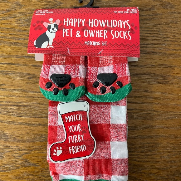 Hooman & Pet Matching Howlidays Socks - Picture 2 of 3